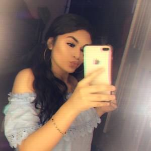 Meet your Posher, Daniela